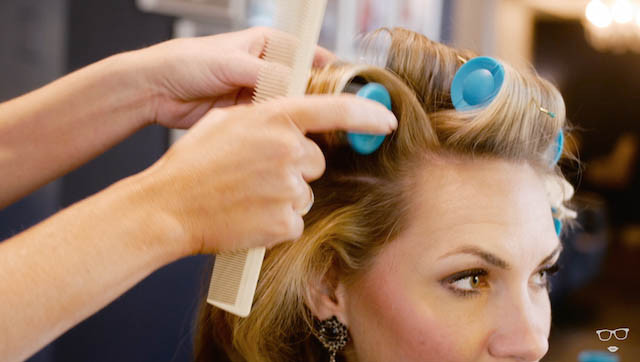 How to Apply Hot Rollers